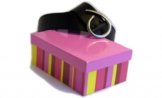 Geschenkbox S, Rosa Stripes, Gürtelschön verpackt